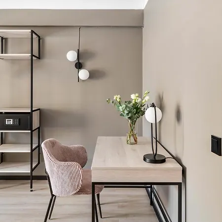 Numa Hallen Aparthotel 4*