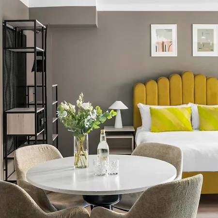 Numa Hallen Apartahotel