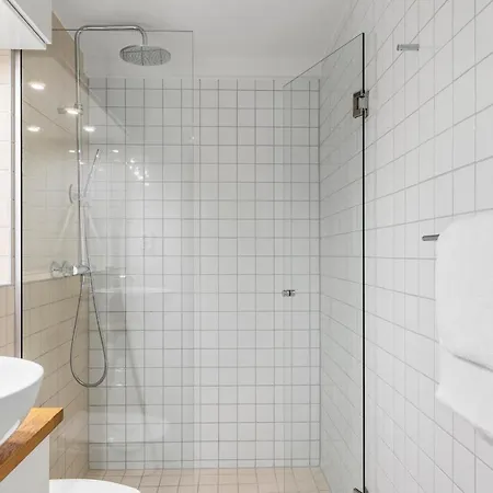 Numa Hallen Apartahotel 4*