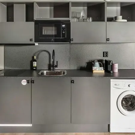 Numa Hallen Aparthotel 4*