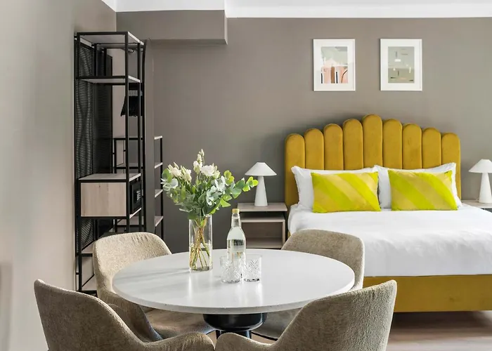Numa Hallen Apartahotel